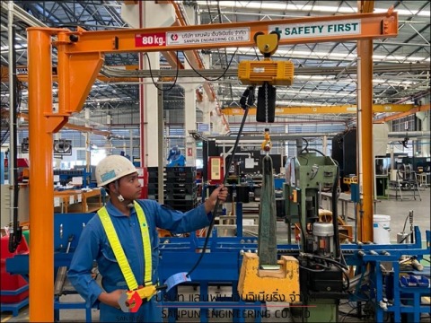 Jib crane 80 kg.   สูง 3ม. แขนยาว 2.5ม. 